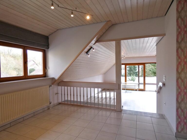 Ein Zuhause mit Charakter – großzügige Mietwohnung mit besonderer Aufteilung und Sonnenterrasse!