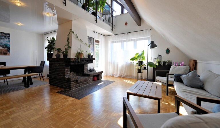 Wohnen mit Stil: 4,5-Zimmer-Galeriewohnung in Toplage mit Garage und gleich drei Balkonen!