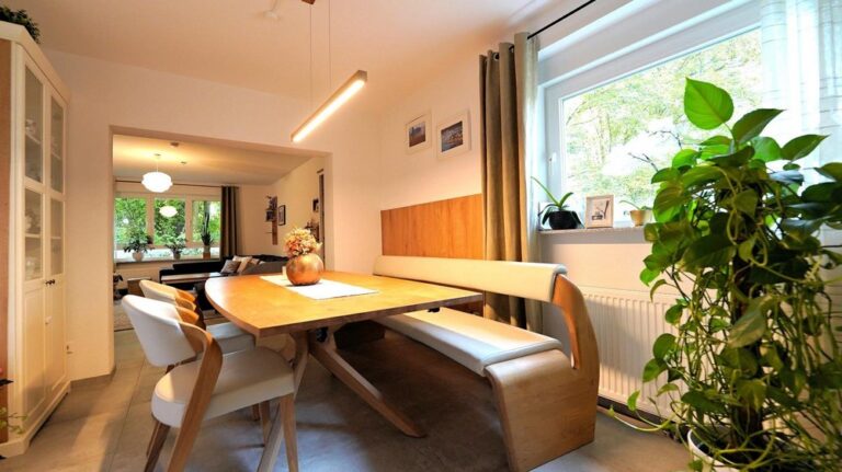 Modernes Wohngefühl – ein Traum in 4,5-Zimmern mit sehr großen Balkon & Garage u.v.m.!