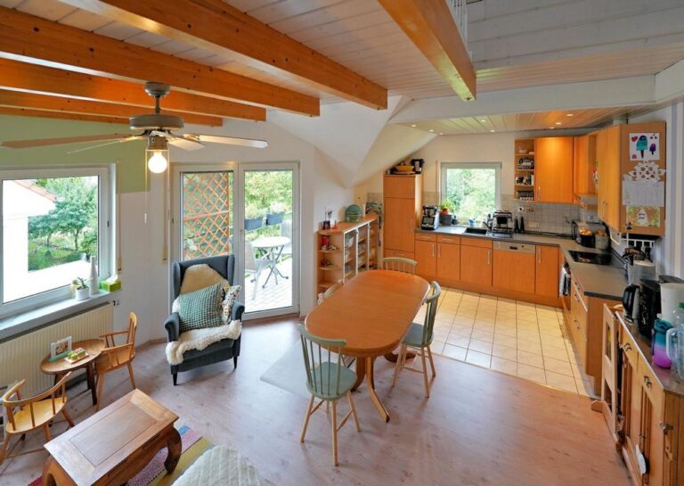 Ansprechende Maisonettewohnung mit außergewöhnlichem Flair und Blick ins Grüne von Murr